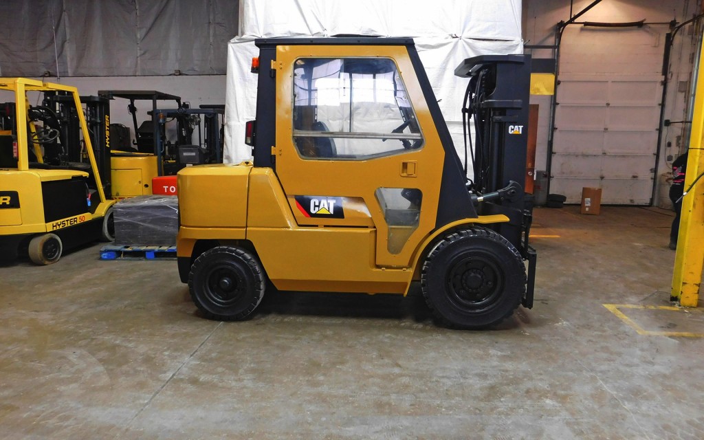 2006 Caterpillar DP45K Forklift on Sale in Wisconsin