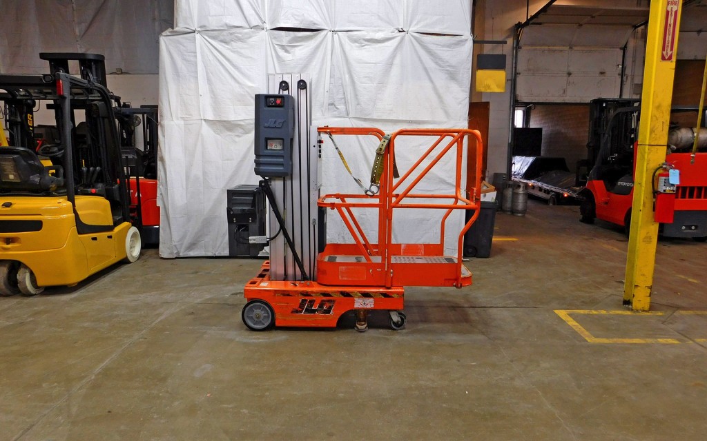  2000 JLG 15SP PErsonal Lift on Sale in Wisconsin