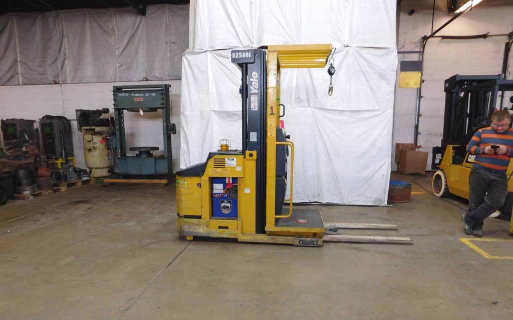  2005 Yale OS030 Order Picker Truck on Sale in Wisconsin